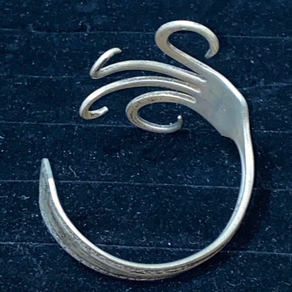 Vintage Home Crest Silverplate Fork Bracelet With Scroll Design & Curved Accents - Picture 2 of 8